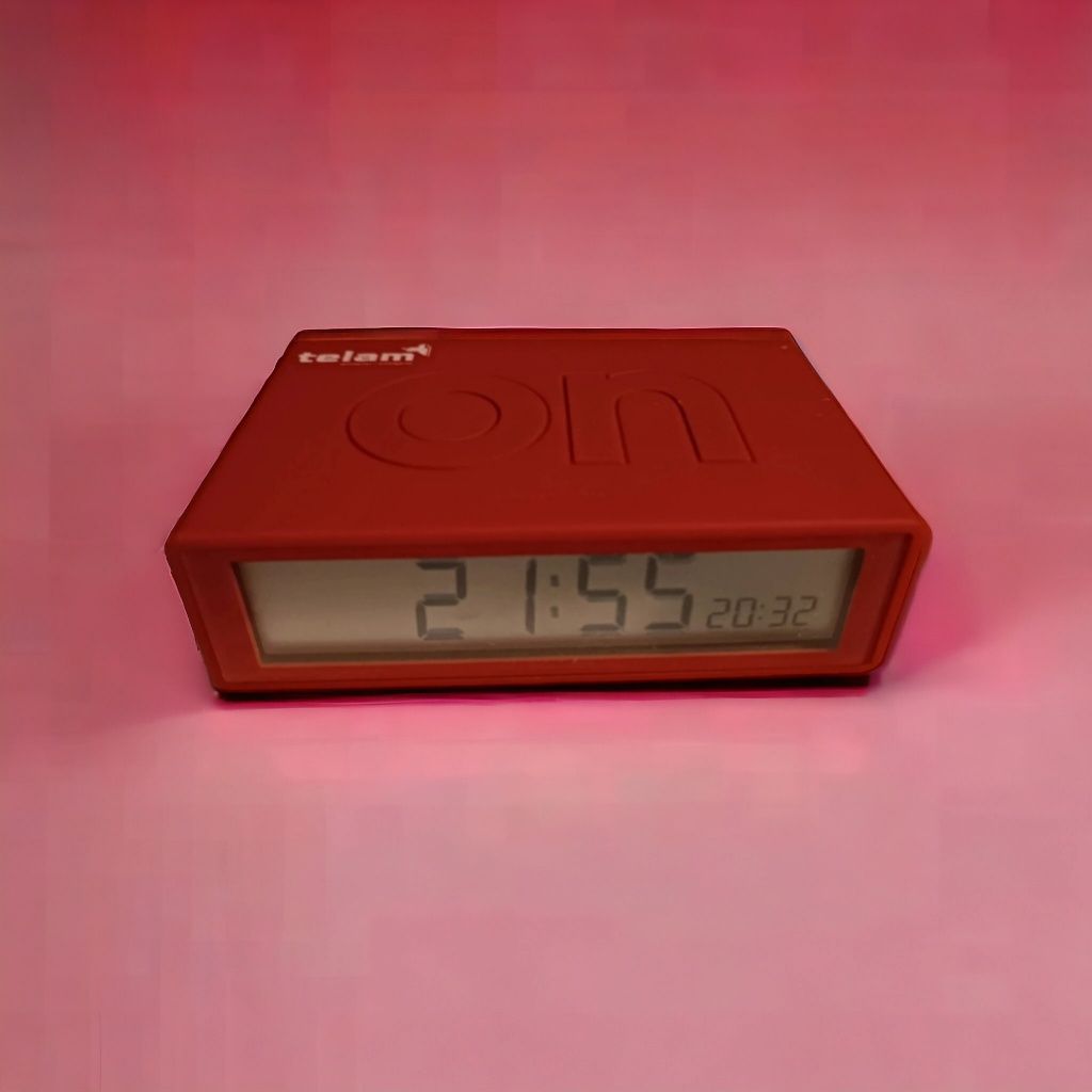 Czerwony budzik zegarek Lexon Flip+