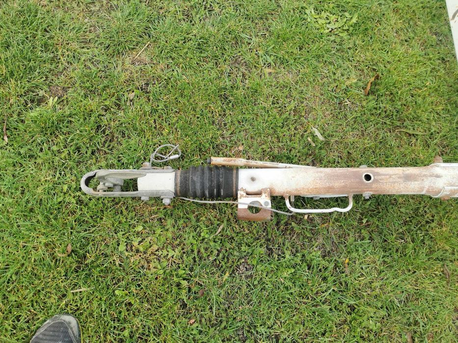 przyczepka rama z hamulcem najazdowym