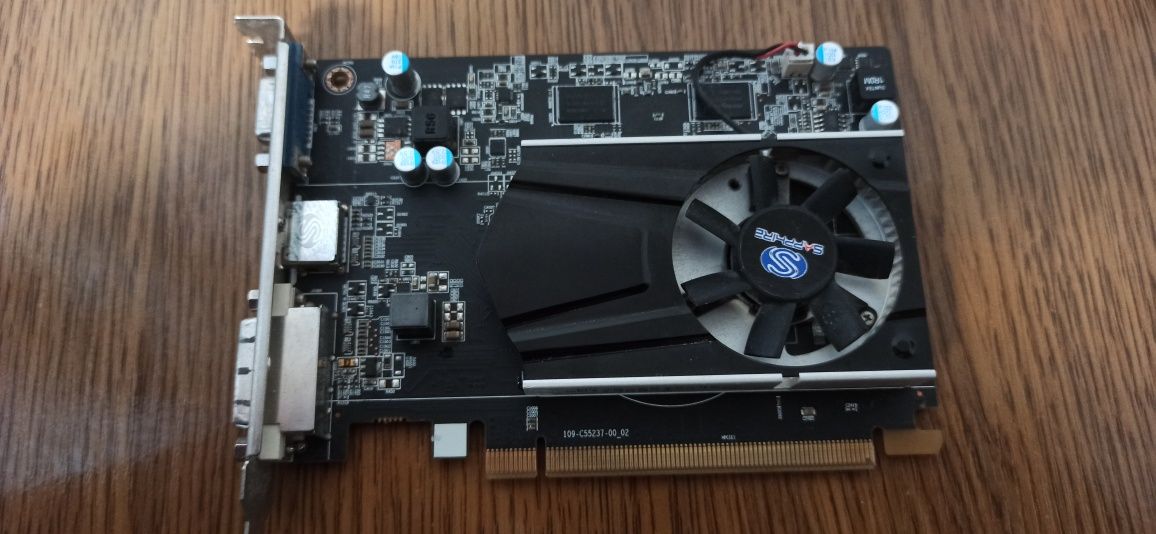 Відеокарта Radeon r7 240 2g