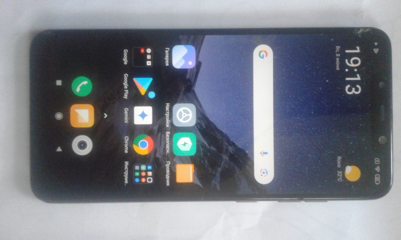 Смартфон Pocophone f1 Срочно