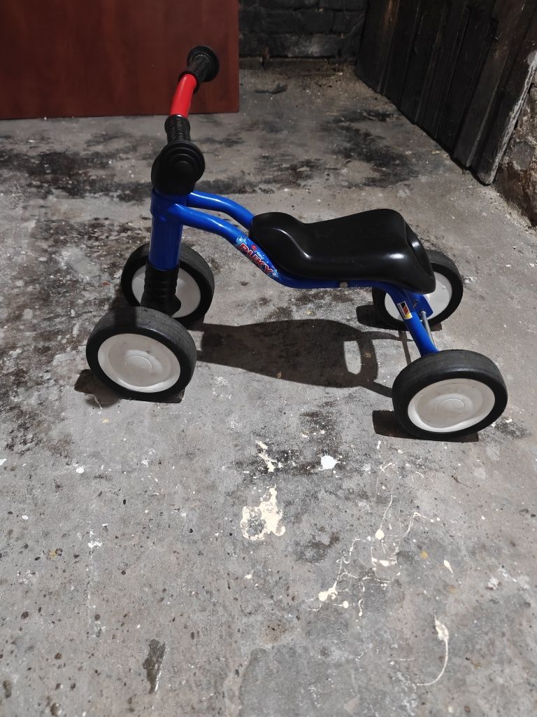 Sprzedam rowerek sprawny 4kołowy