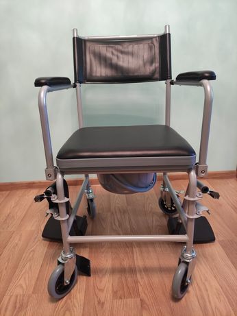 Кресло - каталка с санитарным оснащением