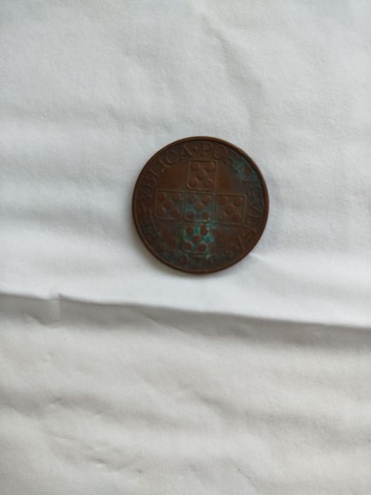 Moedas diversas de escudo