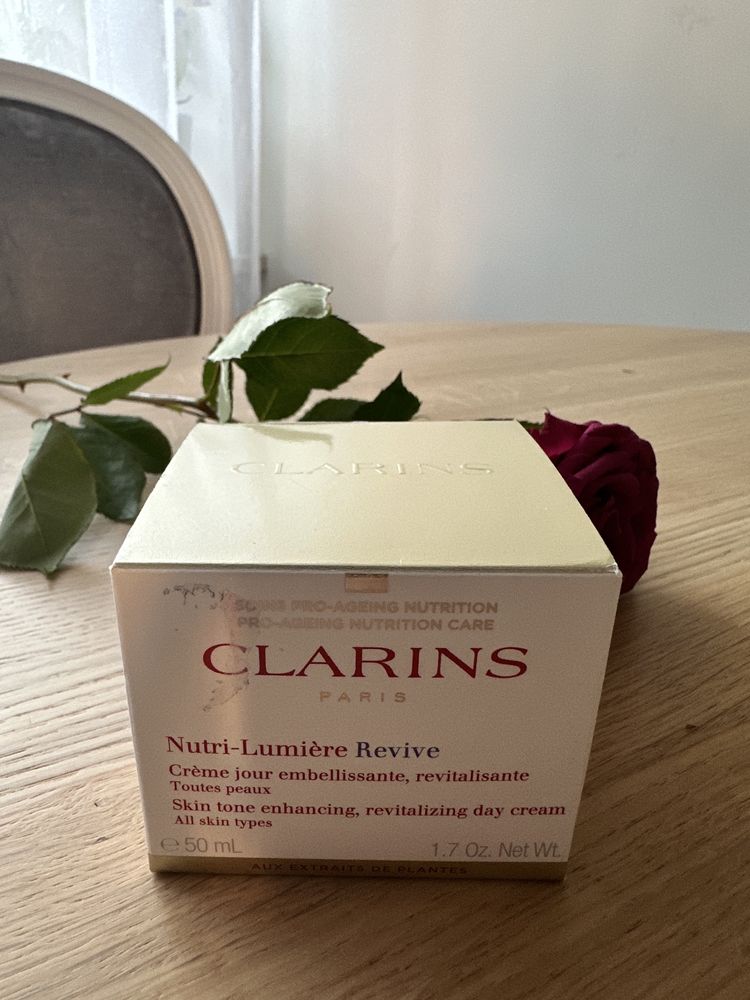 Clarins Nutri-Lumière Revive krem na dzień