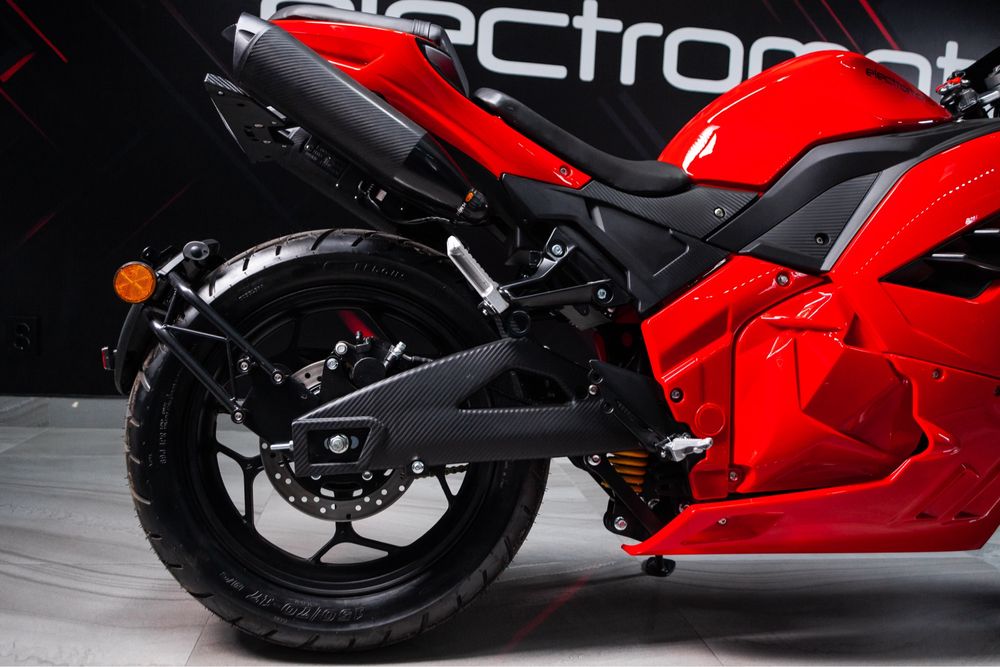 Електромотоцикл Ducati Panigale. 3кВт ланцюг