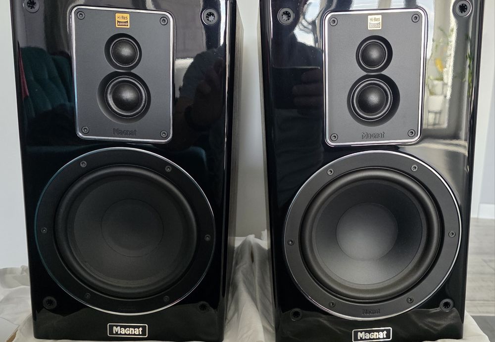 Акустика полочна Magnat 

Signature 503