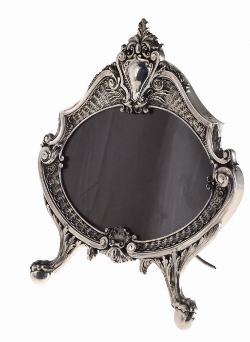 Moldura oval em prata portuguesa