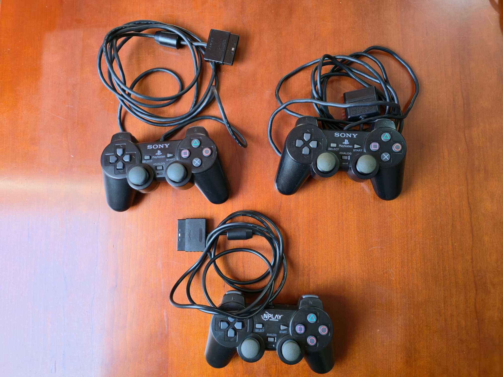 PlayStation 2 Slim Desbloqueada + 3 Comandos + 2 Cartões de Memória