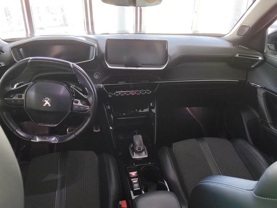 Peugeot 2008 1.5 BlueHDi GT Line EAT 6 2021