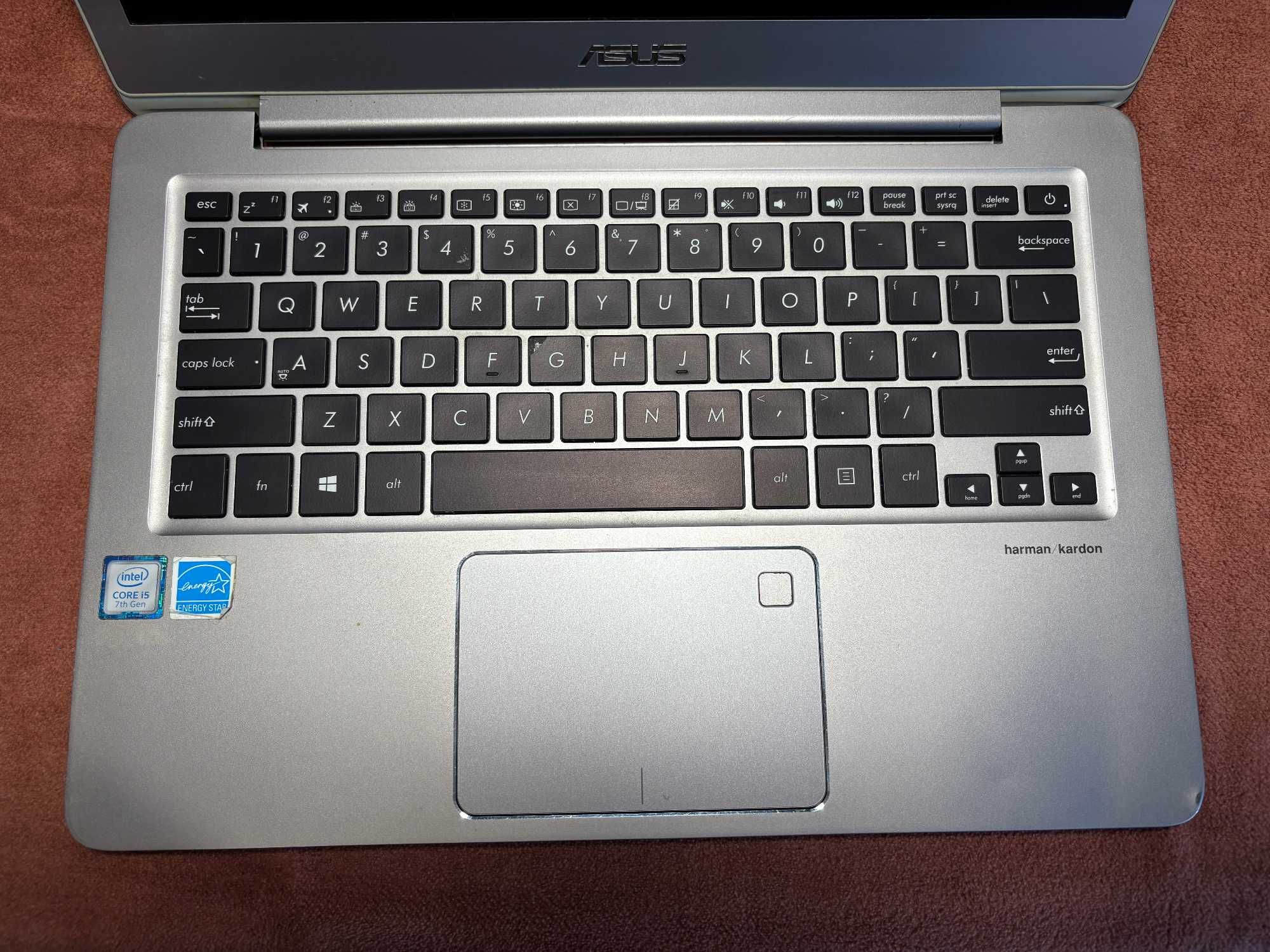 Ультрабук Asus UX330U 13.3" (1920x1080) IPS/Intel i5-7gen/8GB DDR4