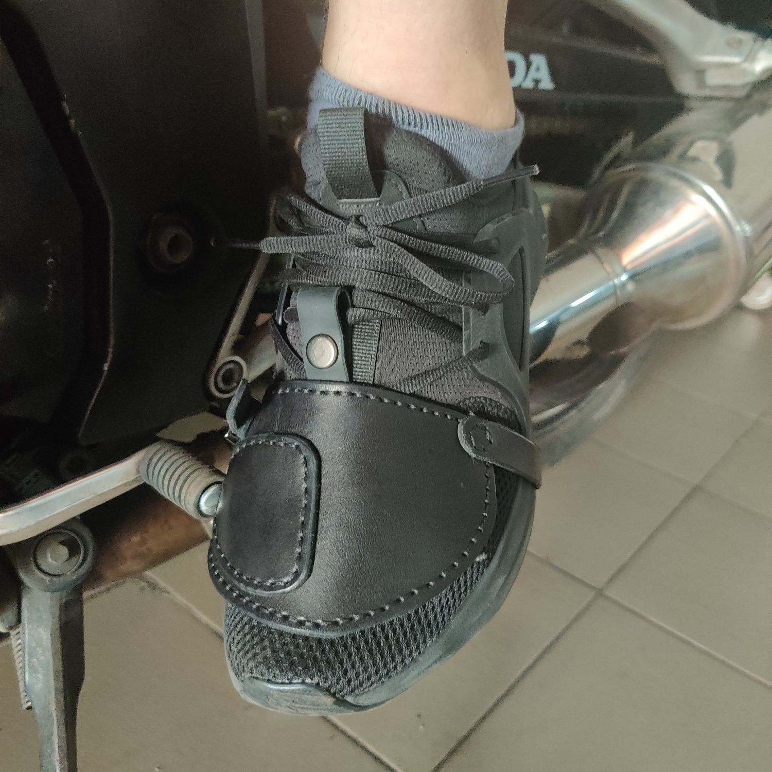 Накладка на взуття для мотоцикліста, шкіряна накладка на обувь