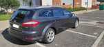 Carrinha Ford com extras
