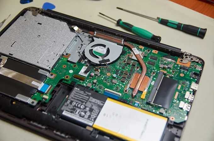 Ремонт компютерів ноутбуків / Авторизований сервіс LENOVO HP DELL ACER