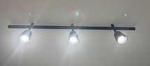 Lampa reflektor czarny z żarówkami