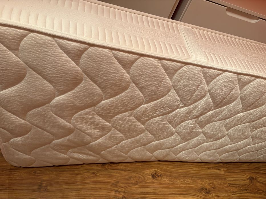 Materac mało używany szerokość 80 cm