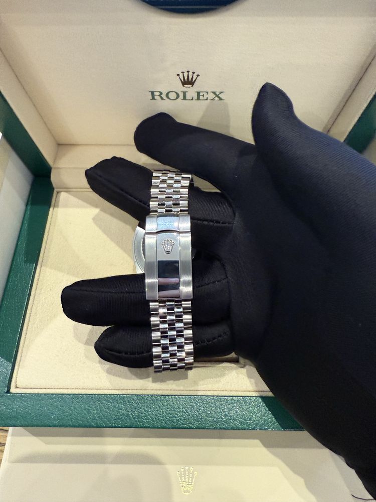 Rolex date just 41mm 2022