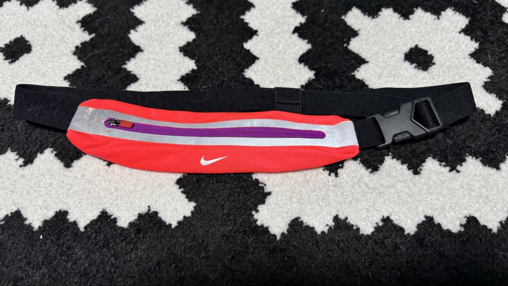 Бігова бананка nike