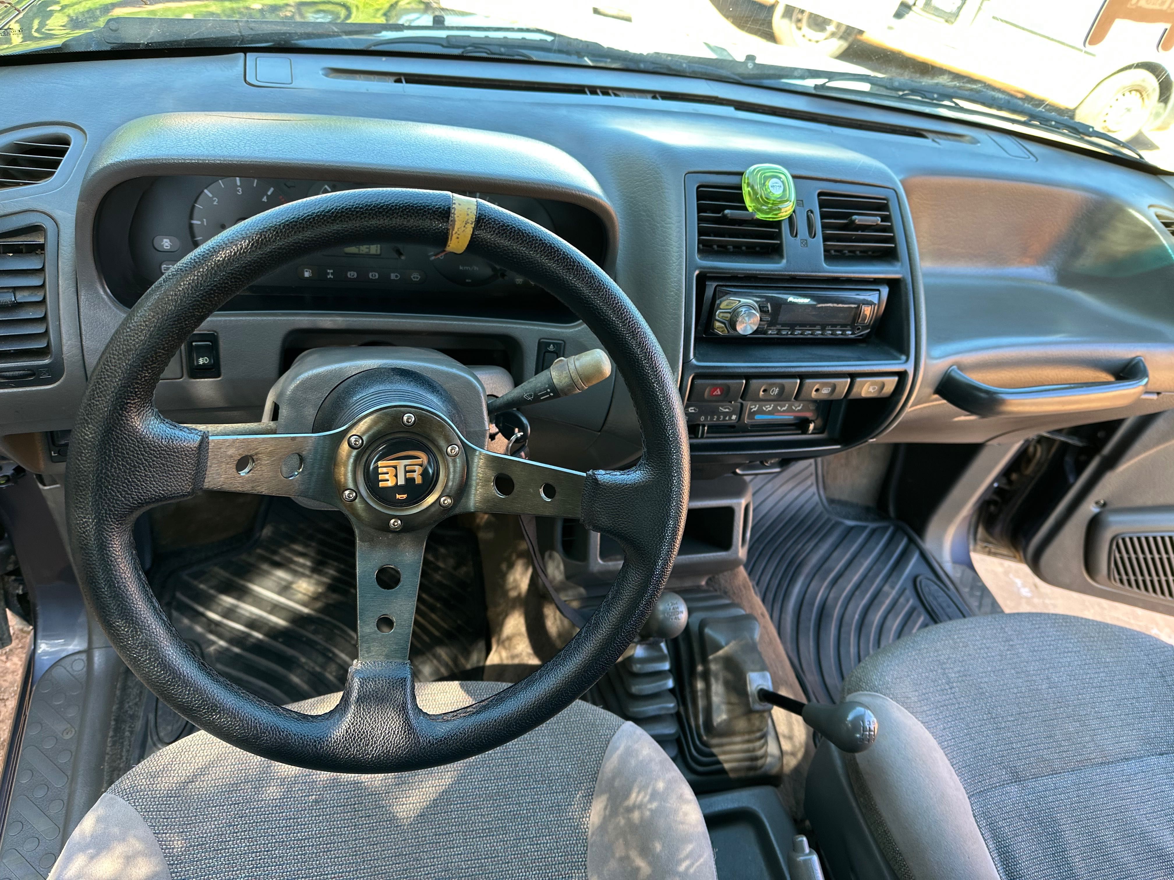 Nissan Terrano II
