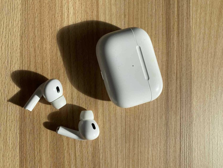 Oryginalna prawa słuchawka AirPods 2 pro+ etui
