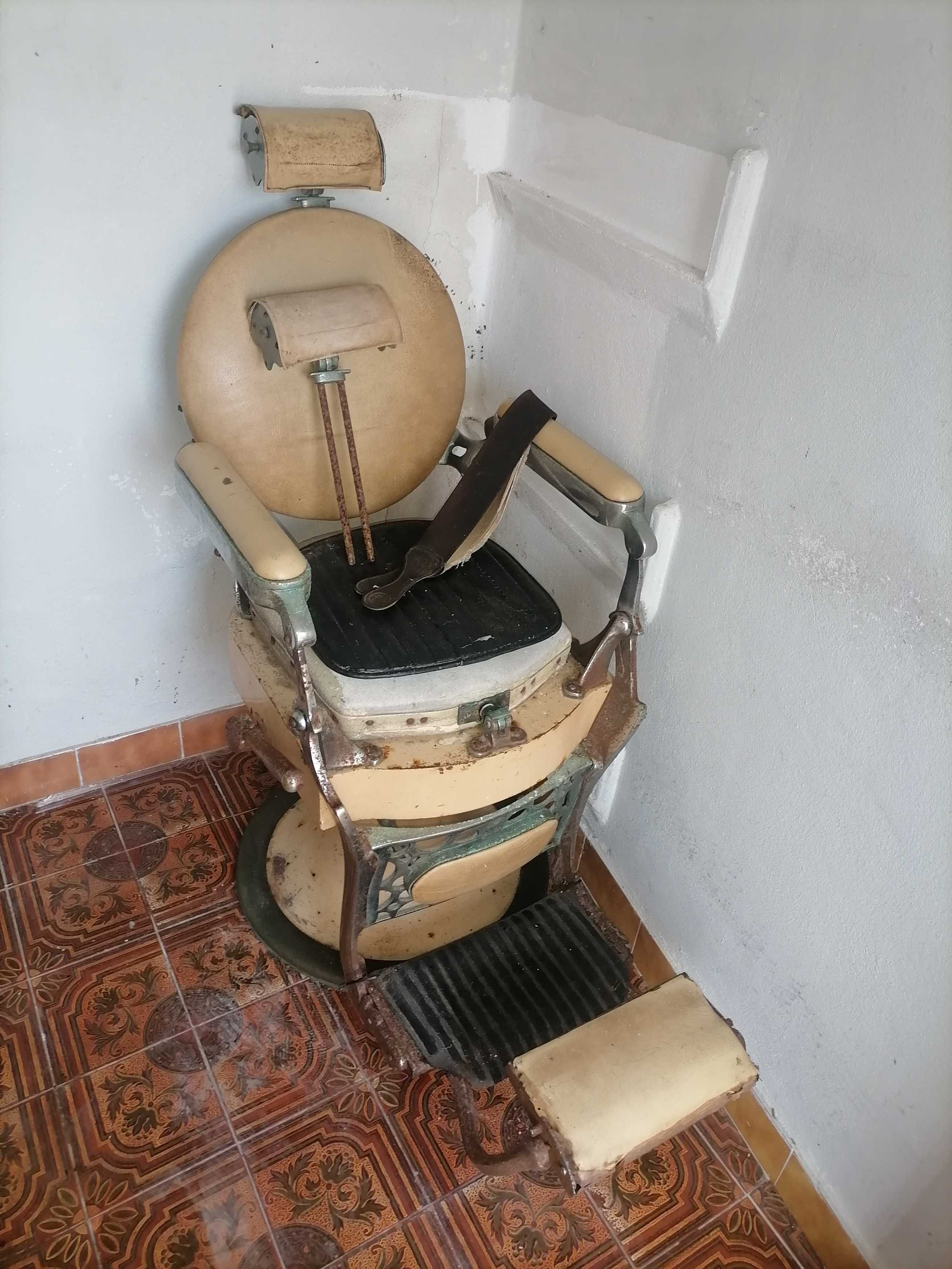 Cadeira de barbeiro vintage