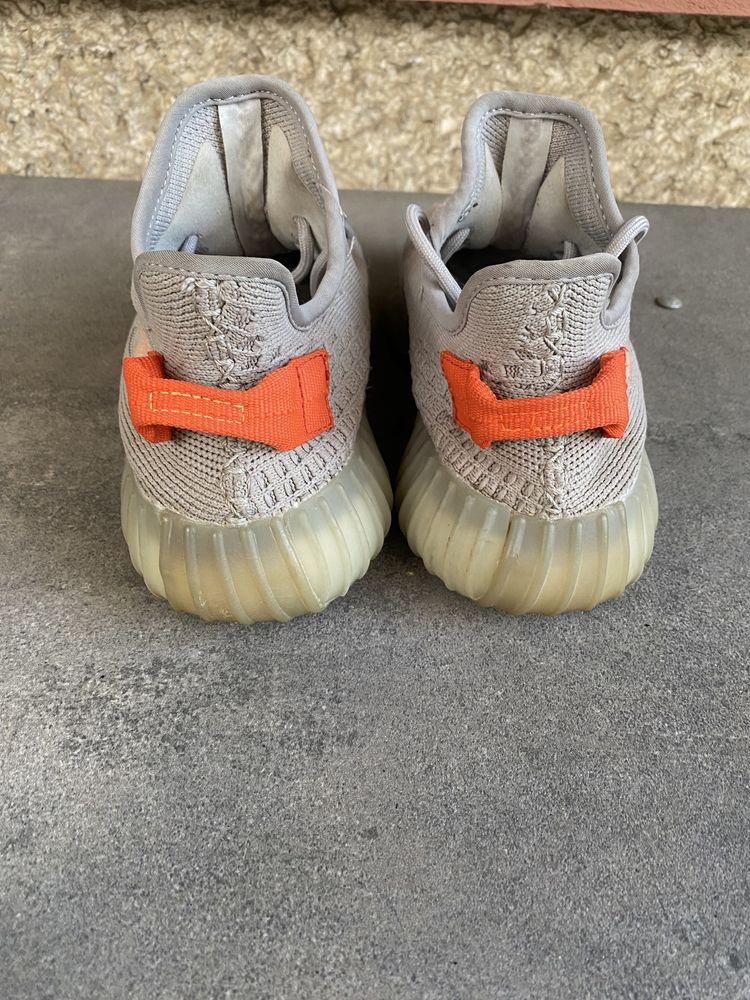 Yeezy 350 v2 Tail Light