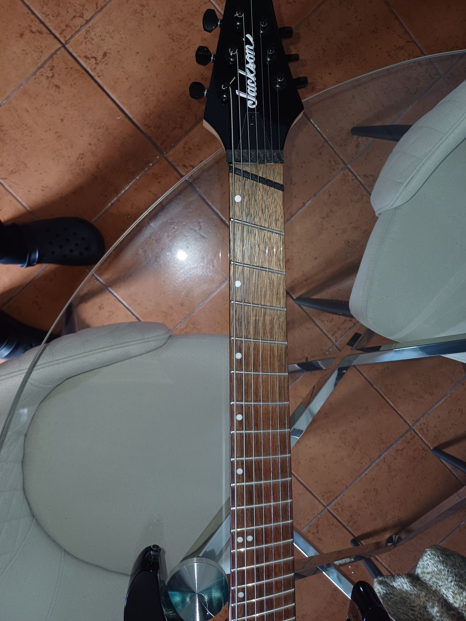 Jackson X Series Dinky Arch Top DKAF7 MS, Multi-Scale, Gloss Black