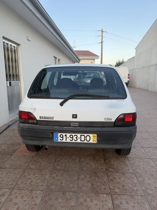 Renault Clio 1994 / aceito retoma de moto 125