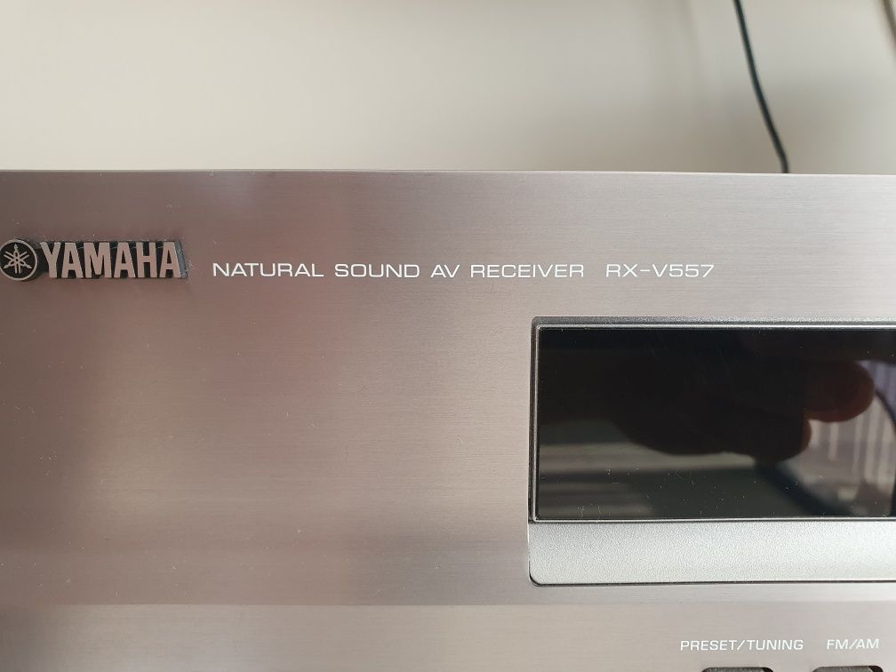 Amplituner wzmacniacz Yamaha RX-V557