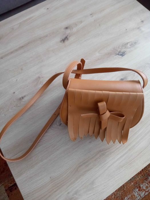 Torebka na ramię jak Bata