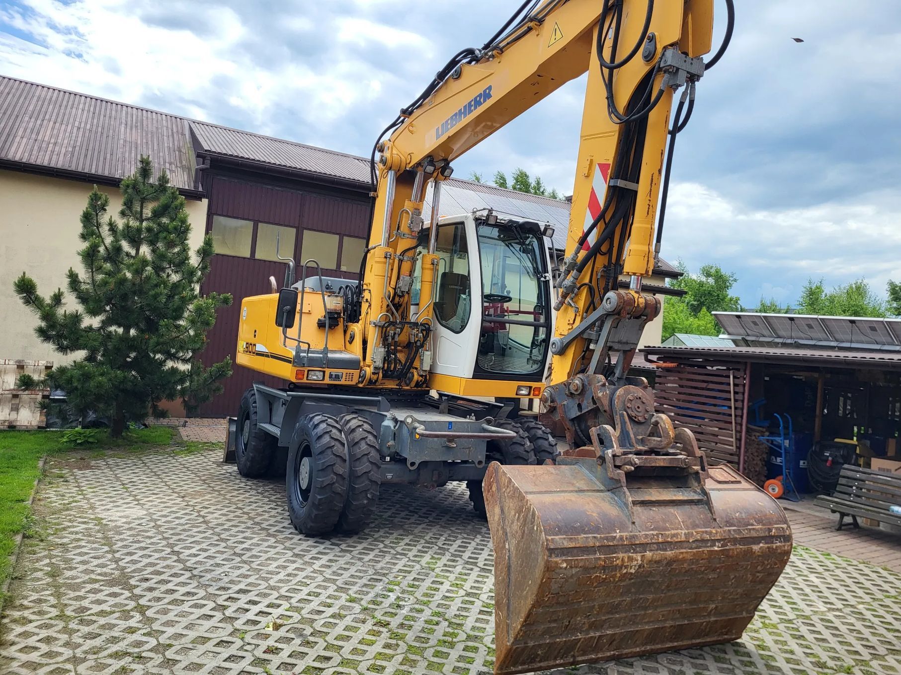 Liebherr A900C  Centralne smarowanie, nowe opony