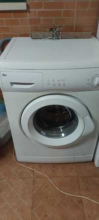 Maquina de lavar roupa.