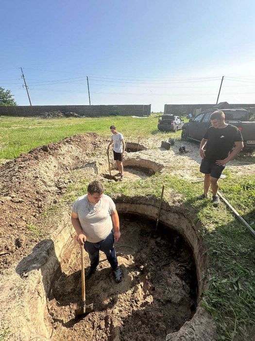 НЕДОРОГО септик під ключ Київ.земляні роботи, траншеї, бетонні кільця
