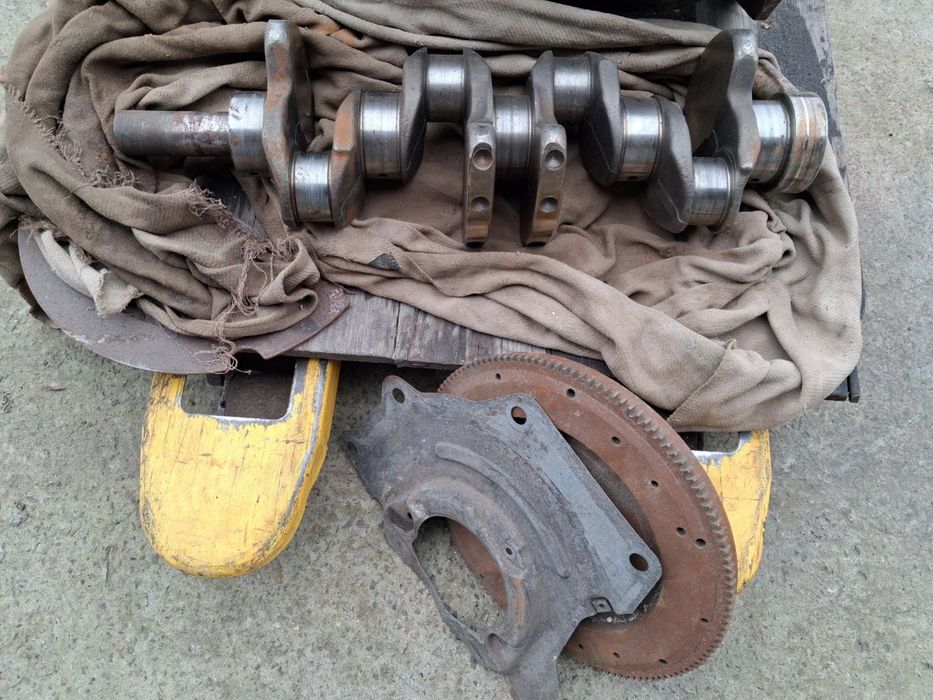 Колінвал, орієнтовно Nissan NP300/Navara YD25 TD27 — б/в, зі зносом