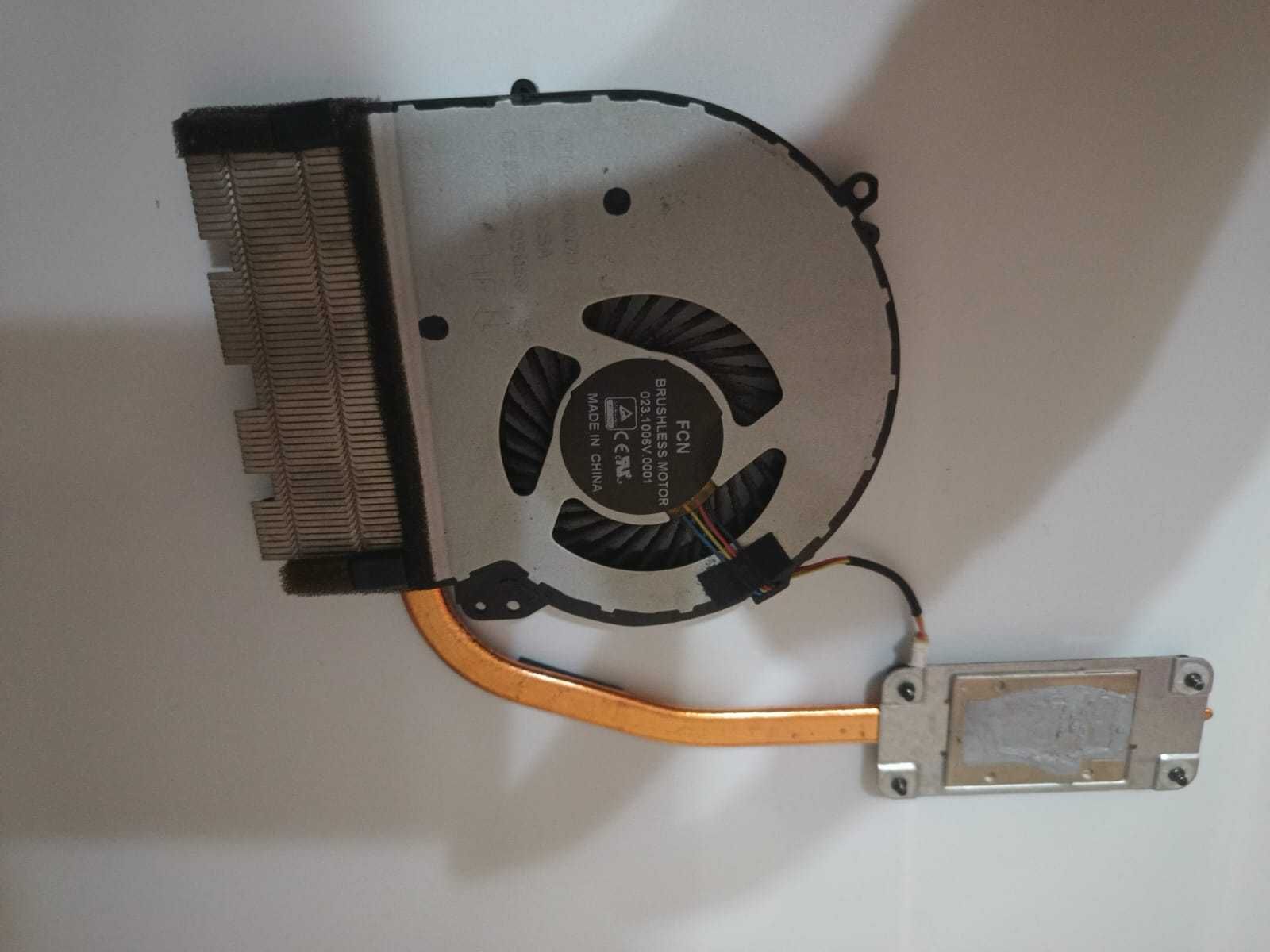 Wentylatorek z radiatorem laptopa HP 17-X116XD.