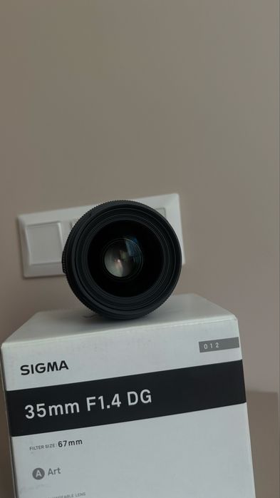 Об'єктив Sigma 35 mm 1.4 nikon