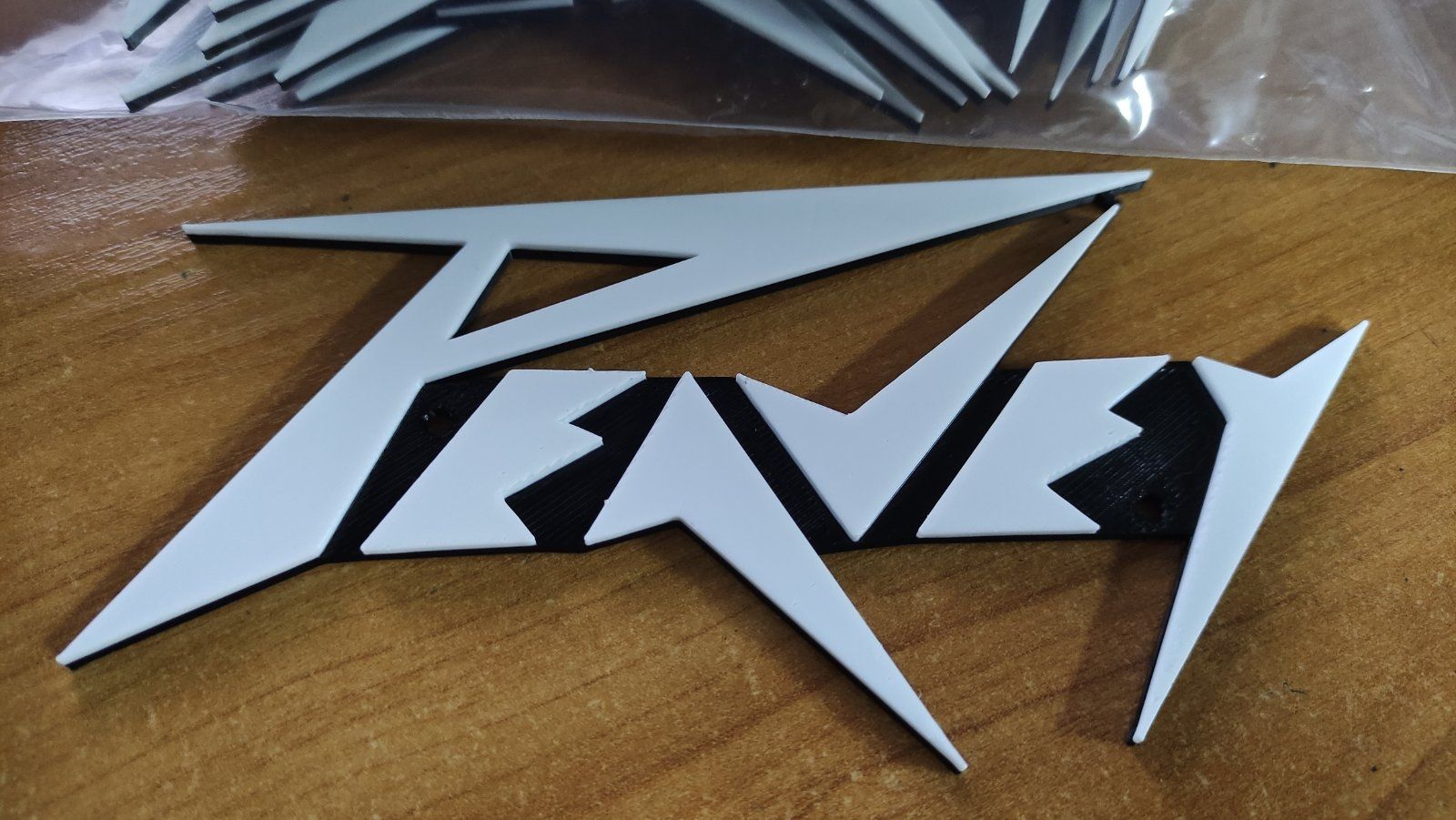 Логотип Marshall, Fender, Peavey