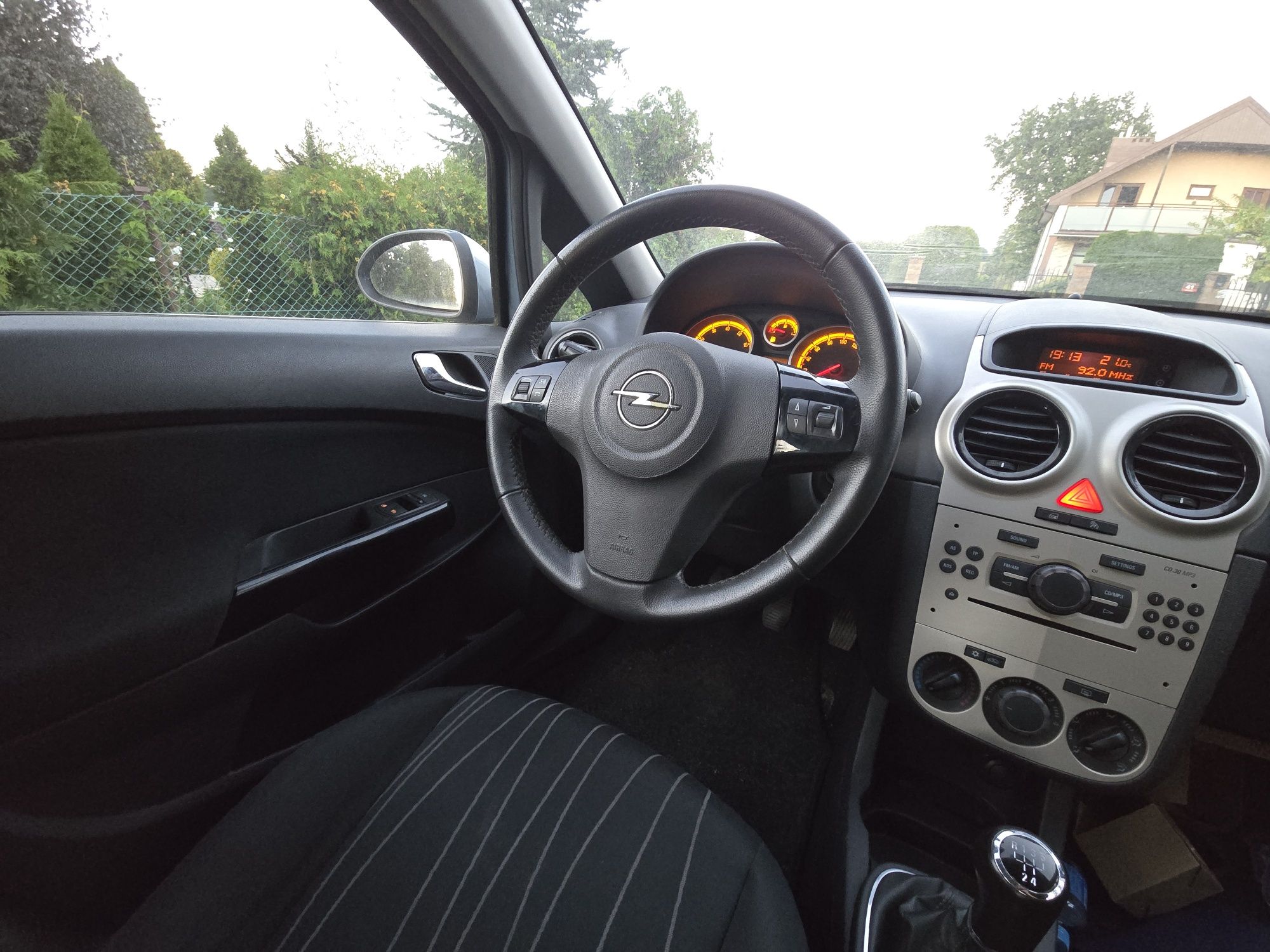 Opel Corsa D 1.2 sprowadzony z DE
