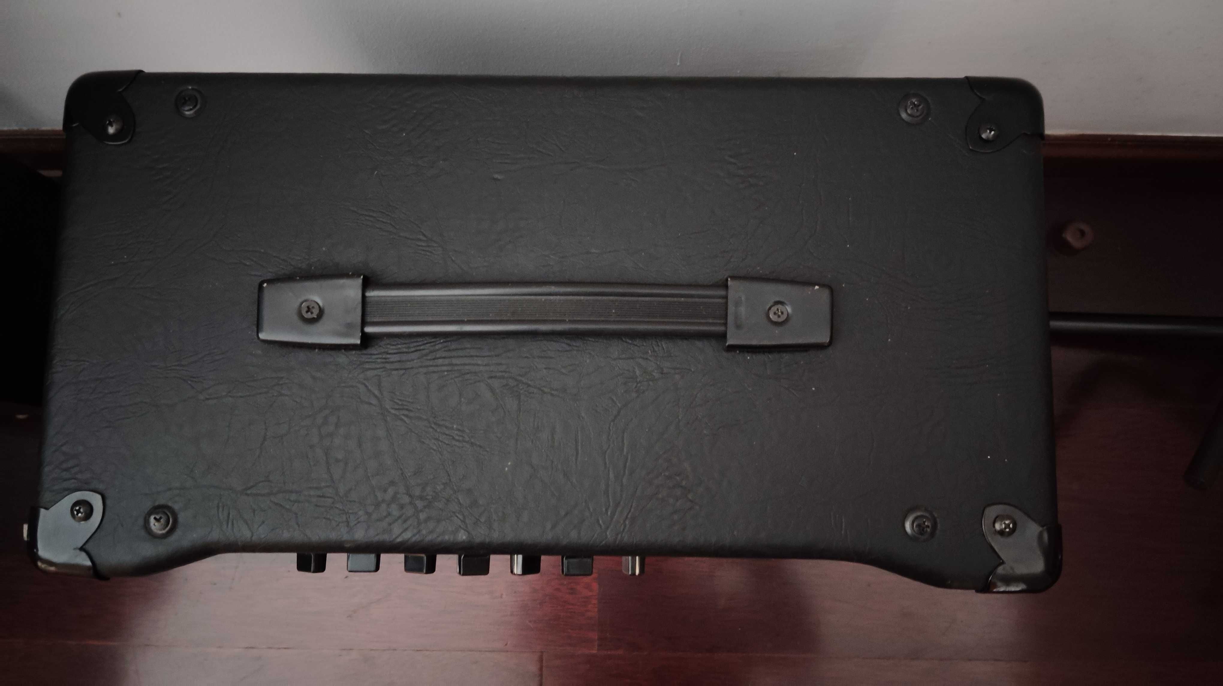 Amplificador guitarra 40W Harley Benton