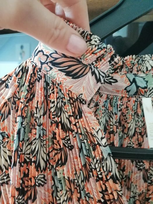 Bluzka w kwiatowy wzór I. Code L