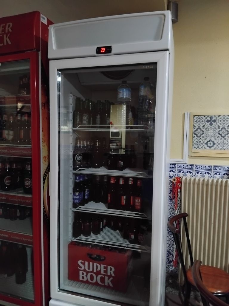 Vendo frigorífico de ventilação