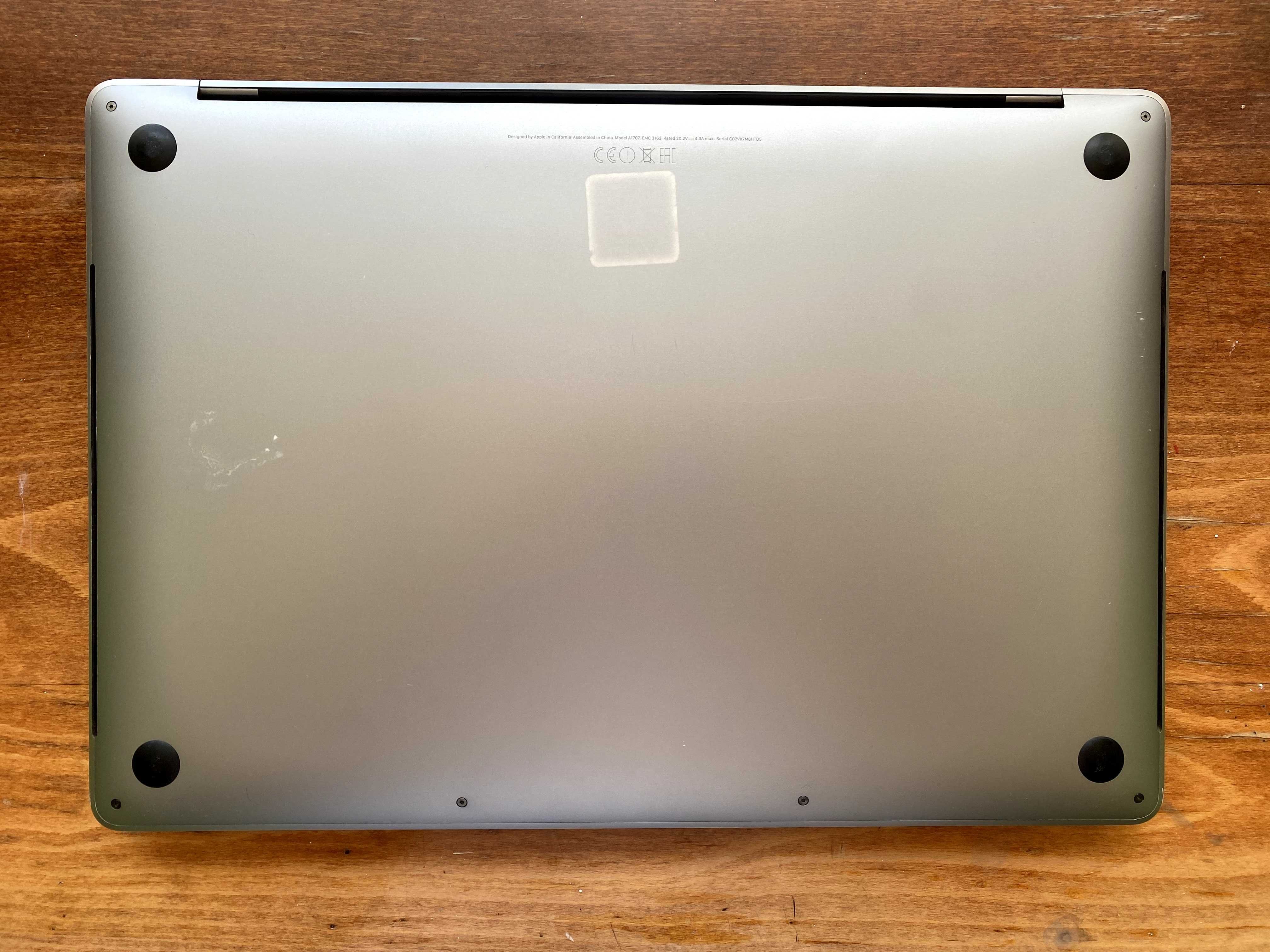 MacBook Pro 15,6" 2017 року / core i7 / 16GB Ram / 256GB SSD / A1707