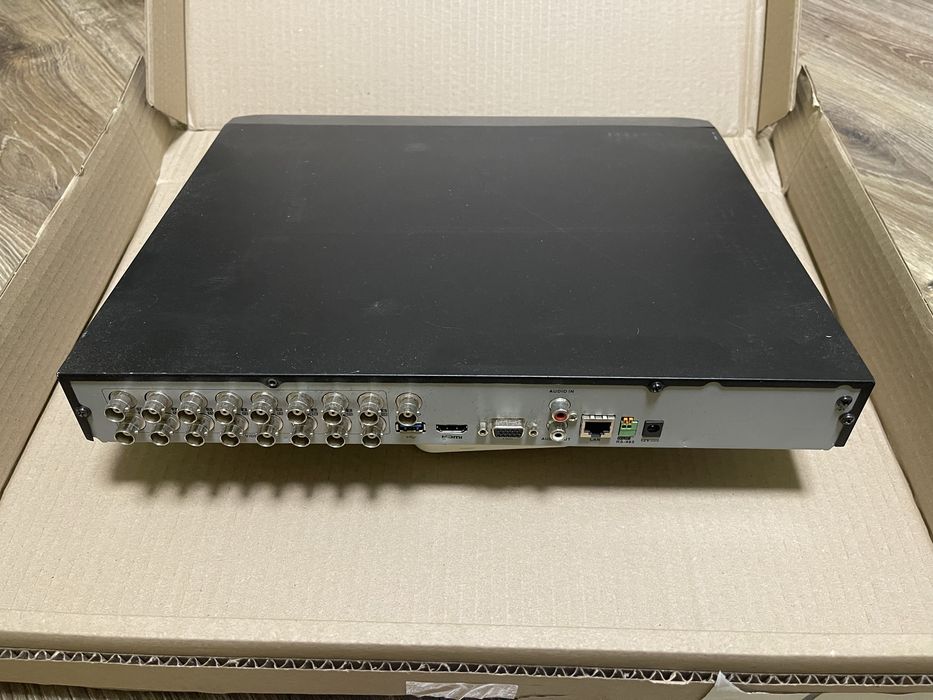 Відеореєстратор Hikvision iDS-7216HQHI-M2/S без бж