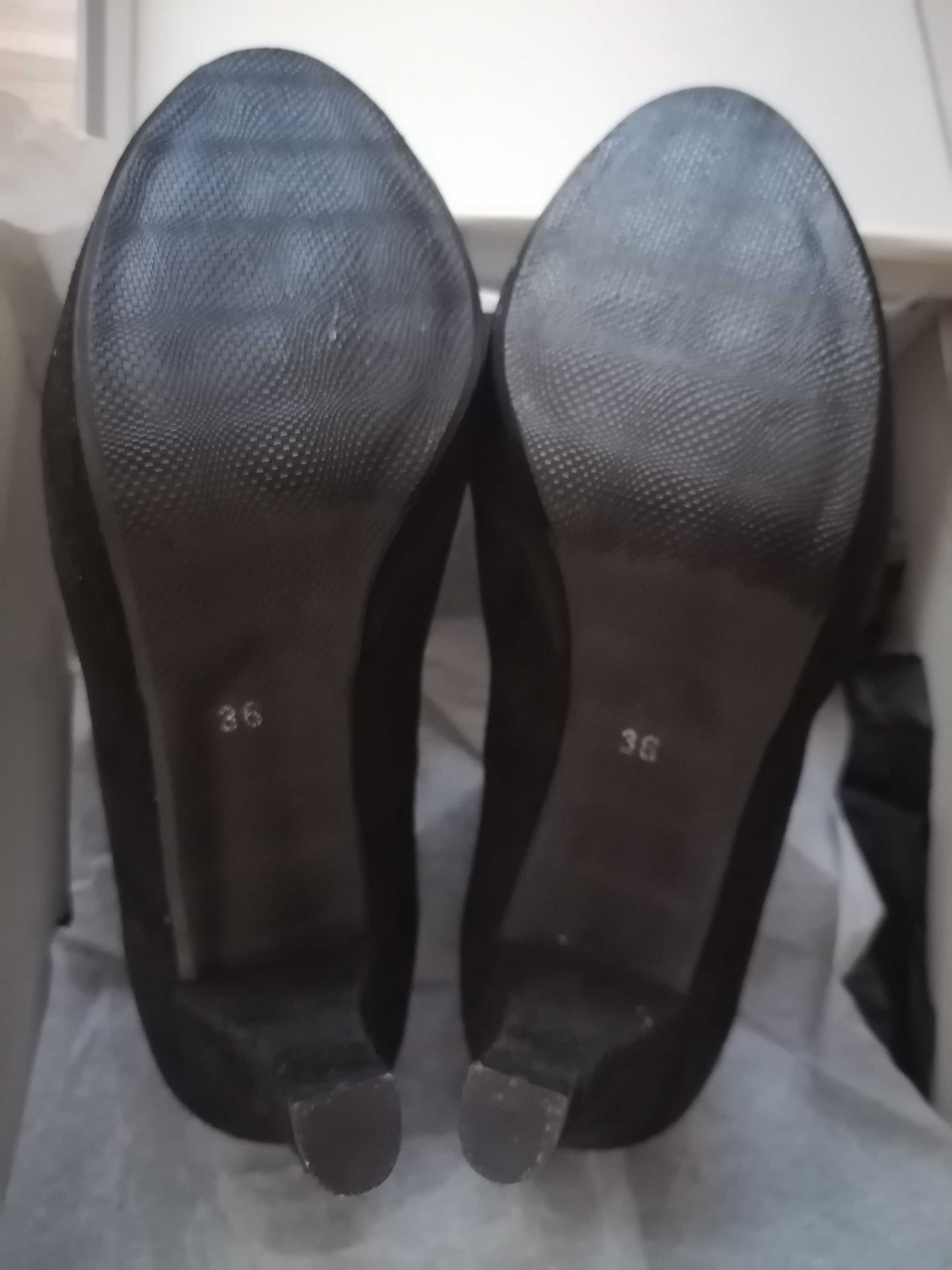 Sapatos camurça pretos, tacão alto, novos, tam 36, Guimarães