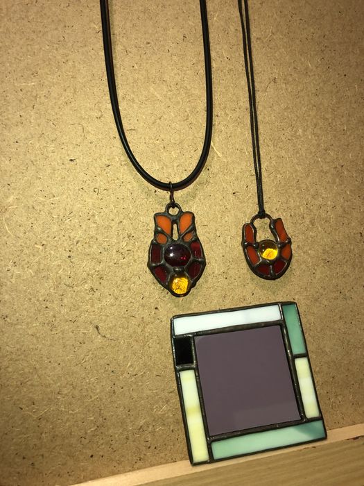 Дзеркальце з кулонами ( вітраж)