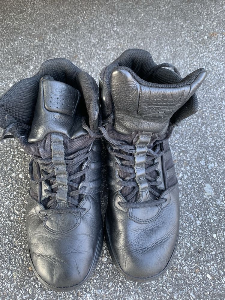 Botas adidas tamanho 42