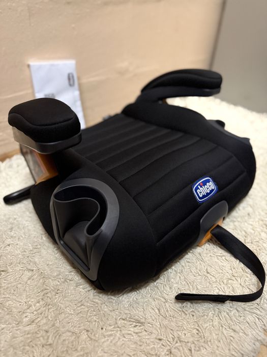 Продам Автокрісло-бустер Chicco GoFit Plus Чорне