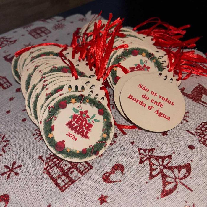 Bolas de Natal MDF / vermelha / dourada