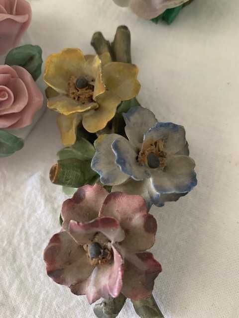 Flores em porcelana fina