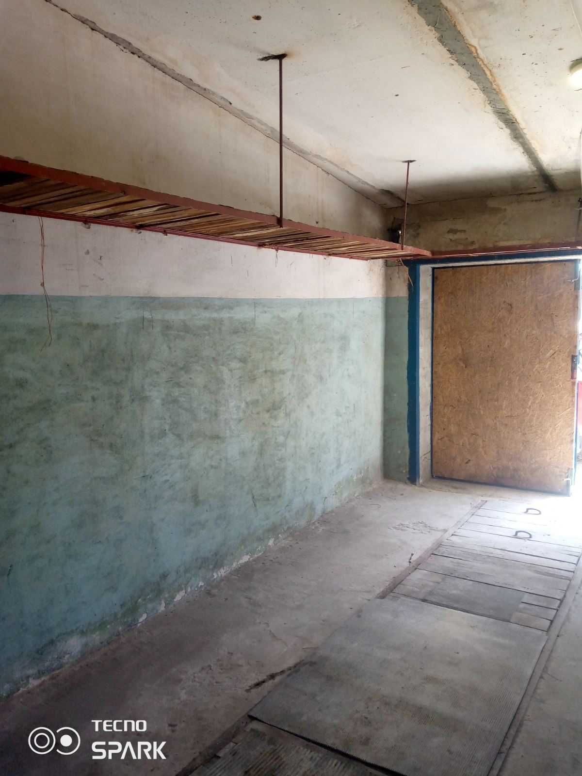 сдам капитальный гараж 42м.кв кооператив Салют