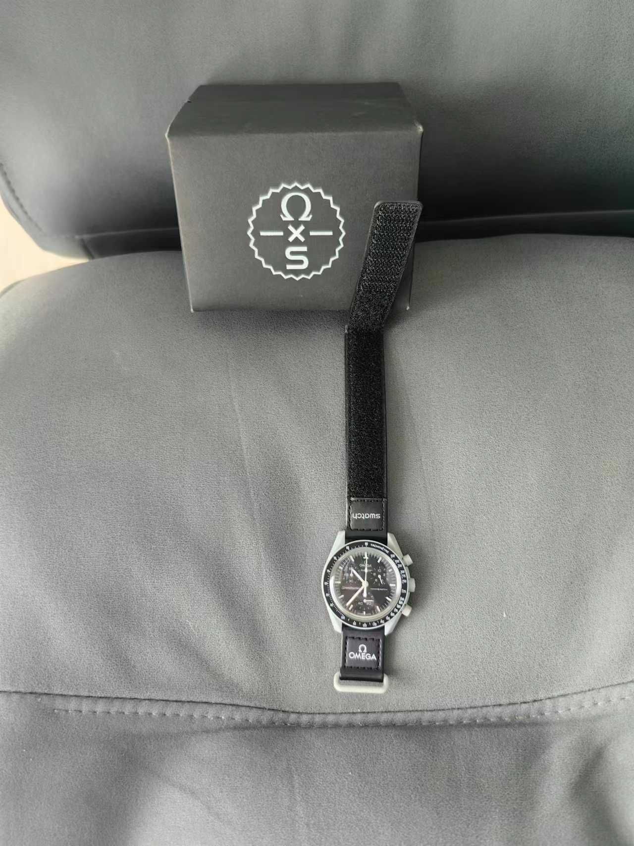 Swatch x Omega Bioceramic Moonswatch Mission to the Moon

SO33M100